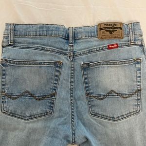 Wrangler Men's Slim Straight Light Wash Jeans (Size 28/30)